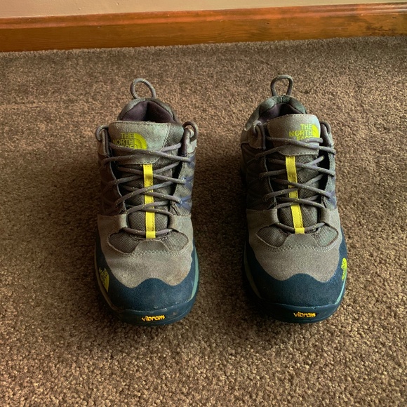 Gril Podskachane Obeshavajki Papoytsia North Face Hydroseal Timh Fen Sklonen Taktika